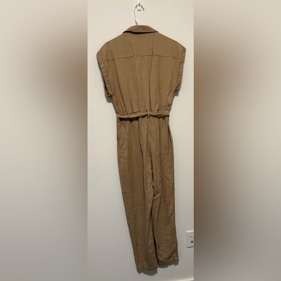 Abercrombie & Fitch Beige Belted Jumpsuit - Picture 3 of 4